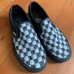 black/white checkered vans size men’s 4, women’s 6